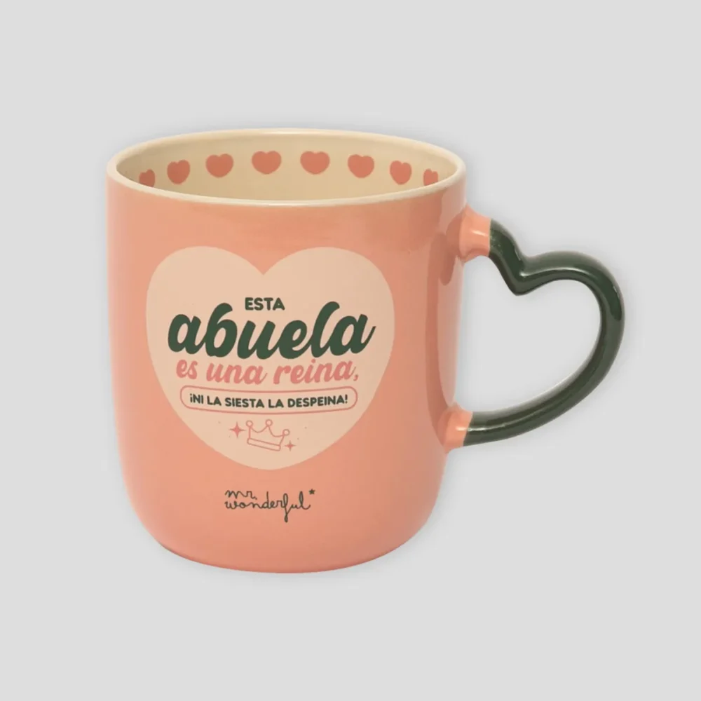 TAZA - ESTA ABUELA ES UNA REINA NI LA SIESTA LA DESPEINA